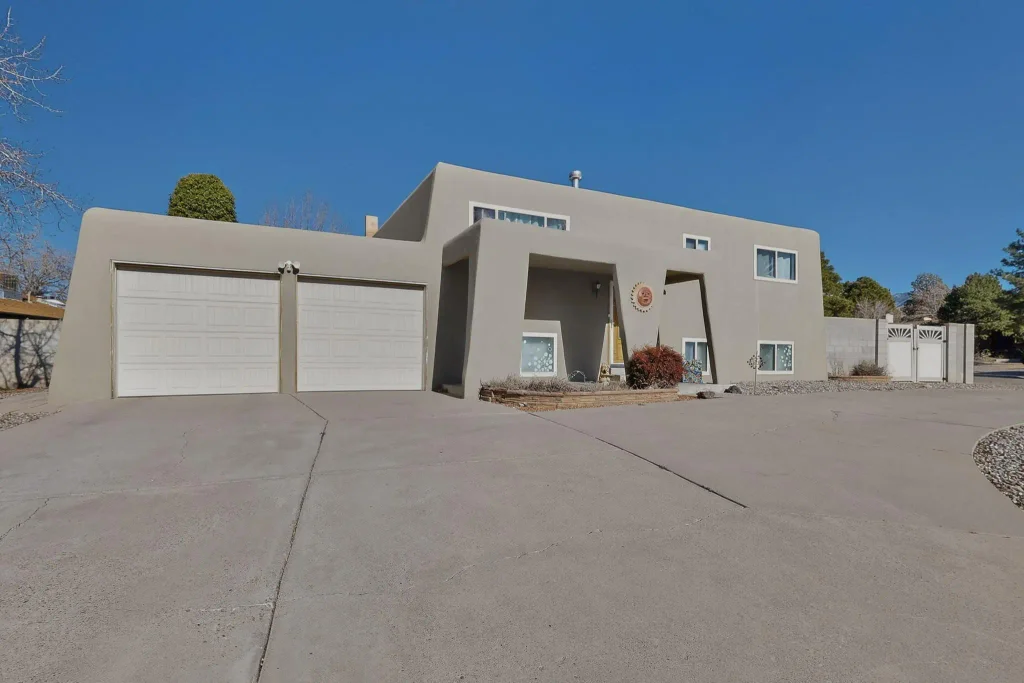9101 Las Camas Road Ne, Albuquerque