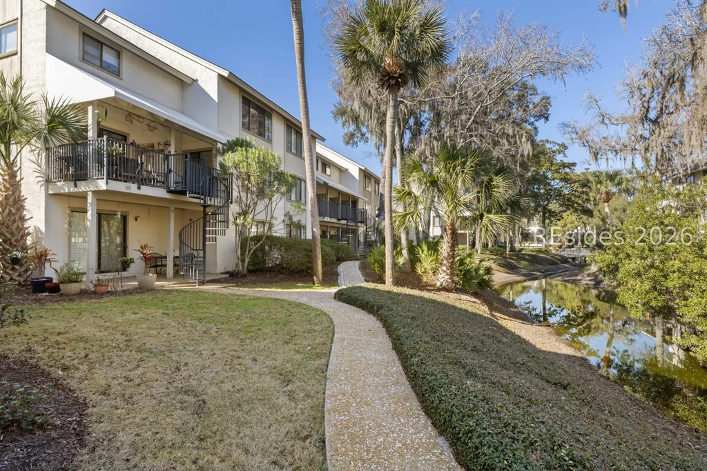 36 Deallyon Avenue 107, Hilton Head Island