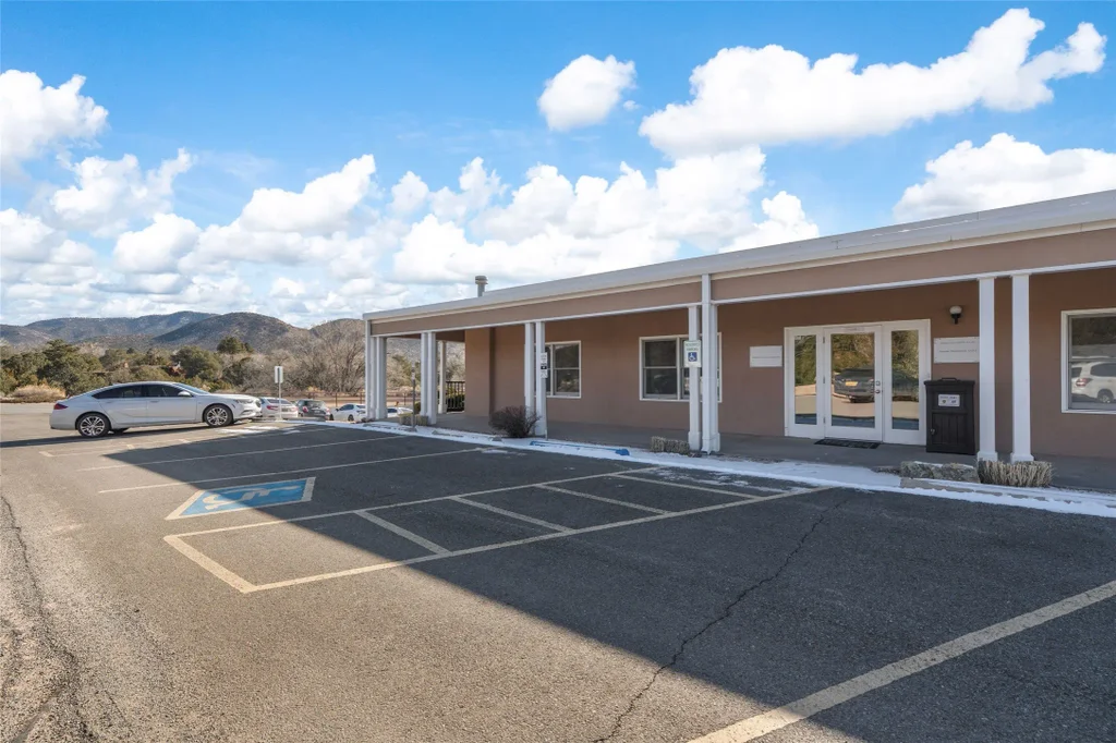 411 Saint Michaels # 3, Santa Fe