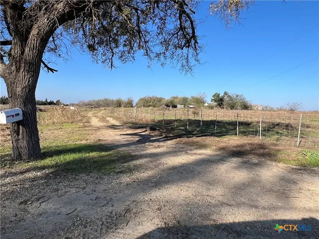 1306 County Road 201, Cameron