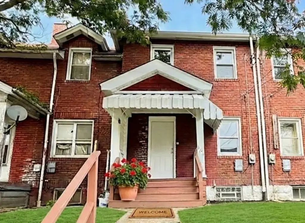 864 Vankirk Street , Clairton