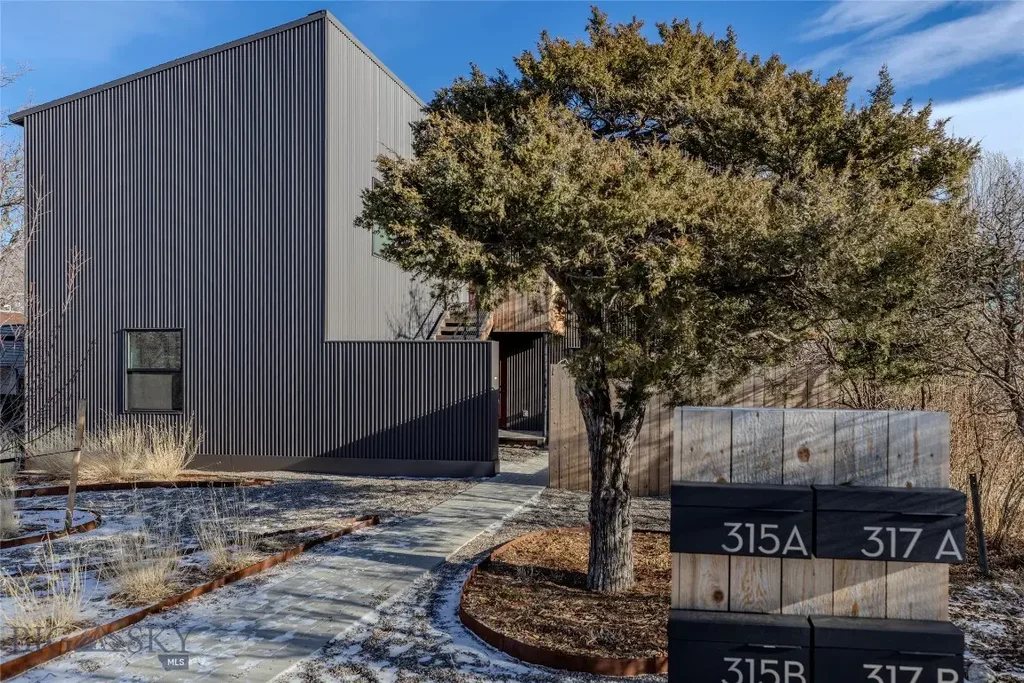 317 S D Street, Livingston