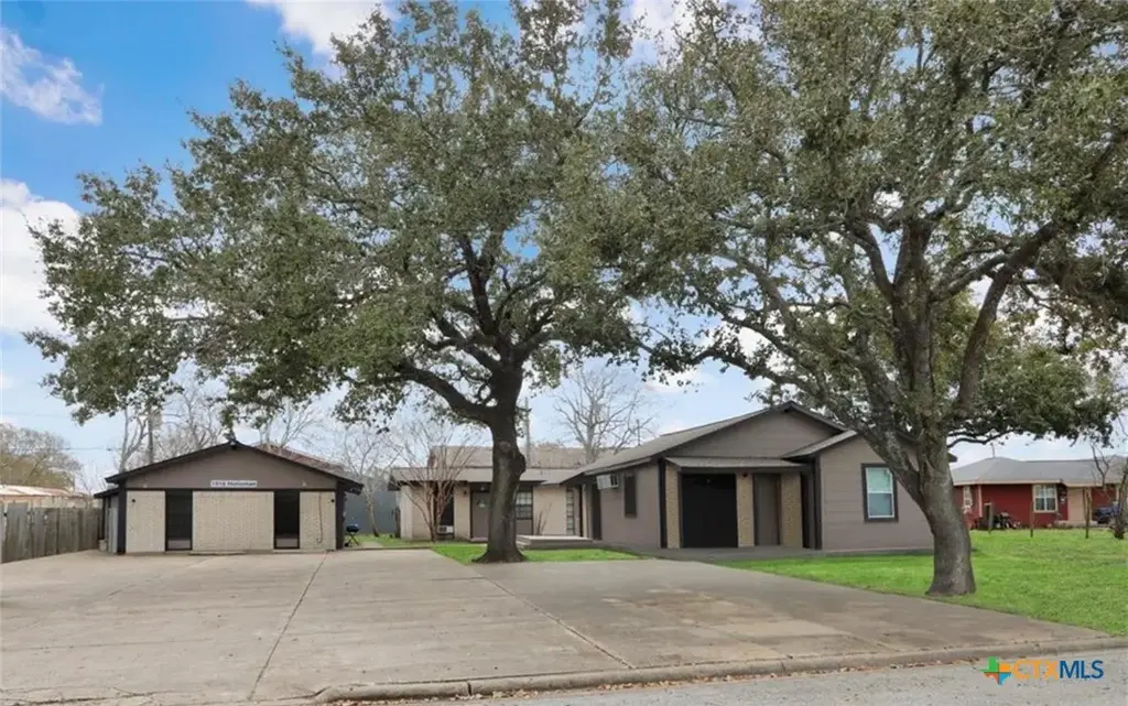 1916 Holloman Drive, Port Lavaca
