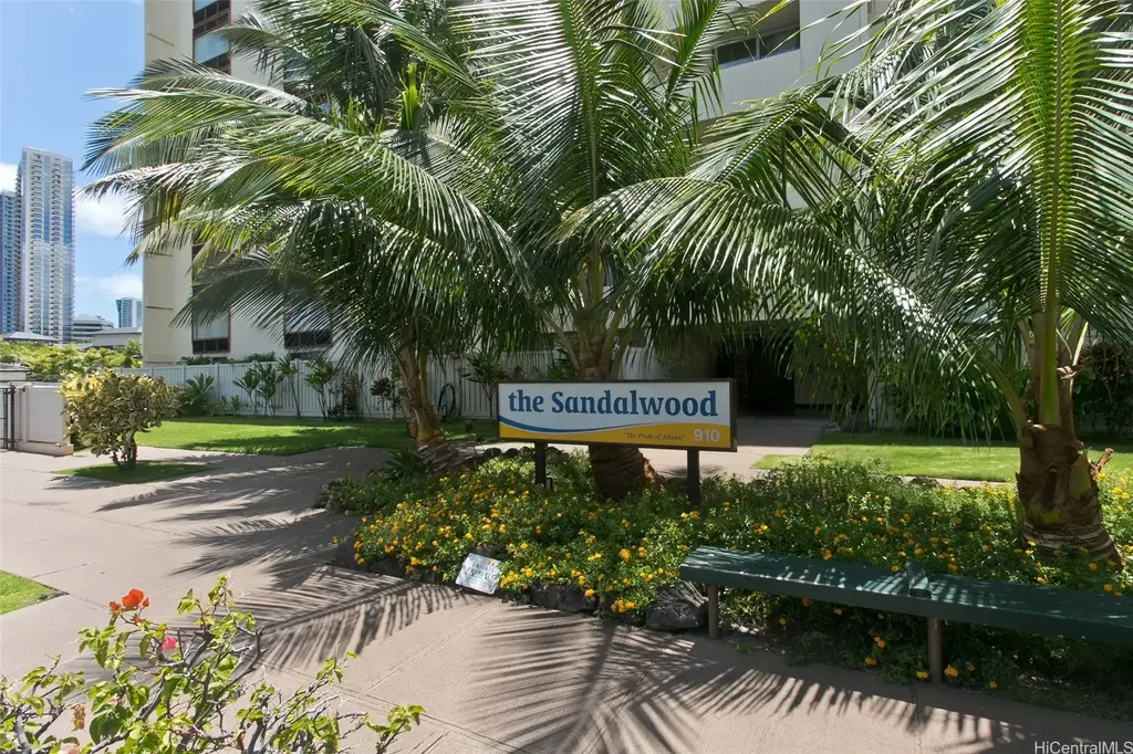 910 Ahana Street # 1008, Honolulu