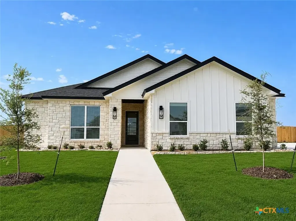1614 Hunt Drive, Salado