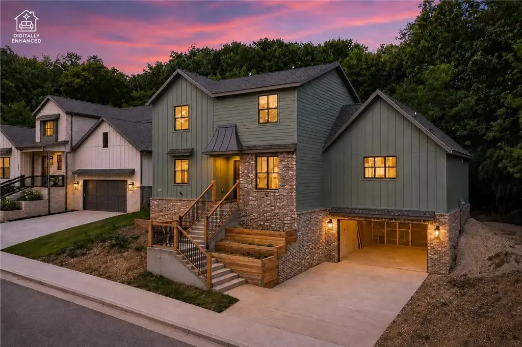 1927 E Panorama Place, Fayetteville