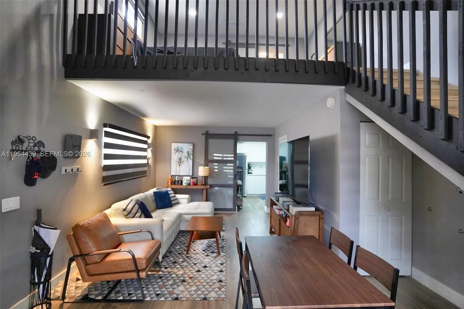 Photo of Listing #A11954439