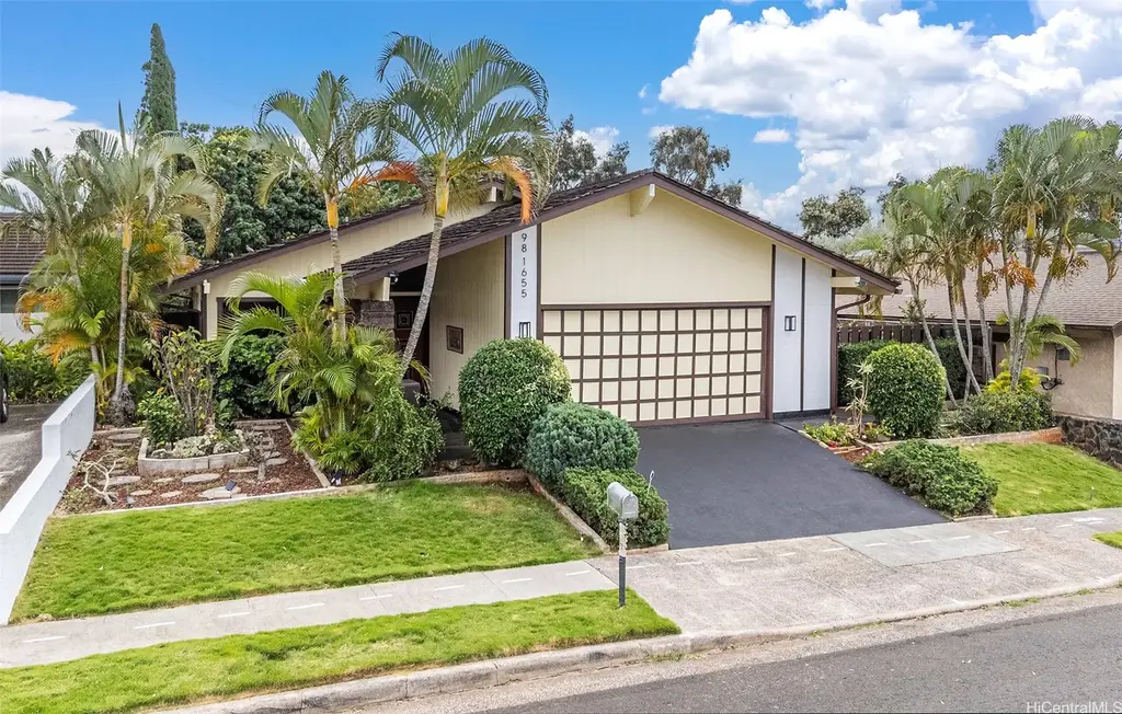 98-1655 Piki Street, Aiea