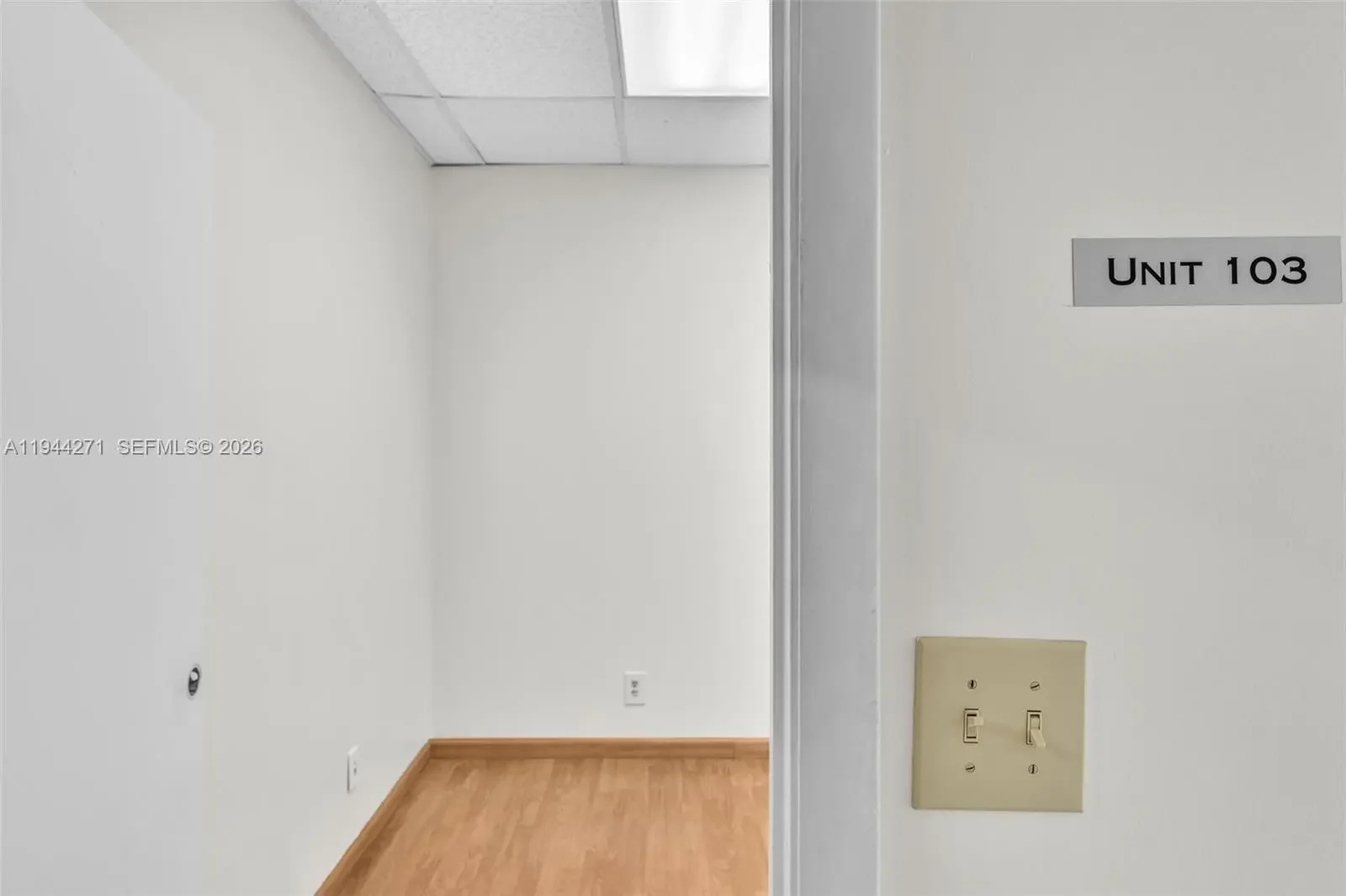 Photo of Listing #A11944271