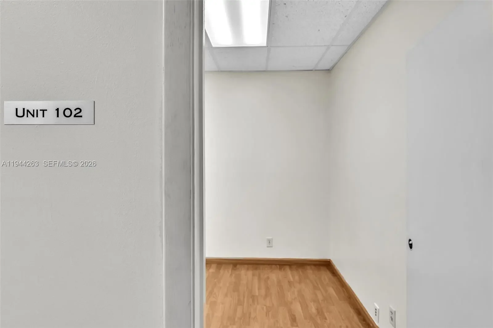 Photo of Listing #A11944263