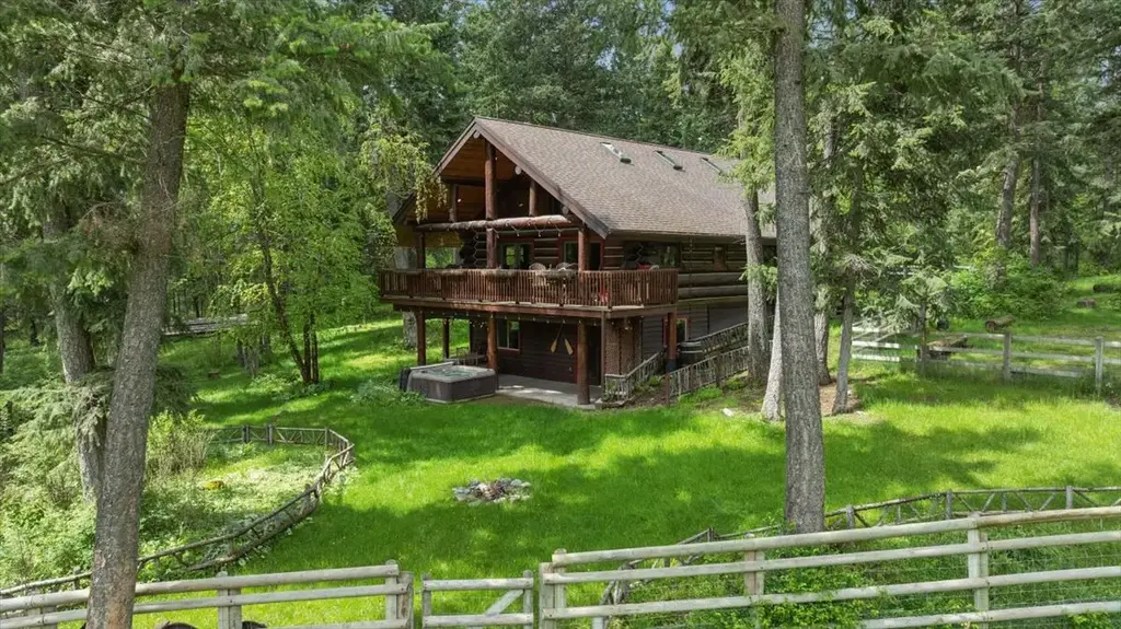 290 Larch Ridge, Columbia Falls