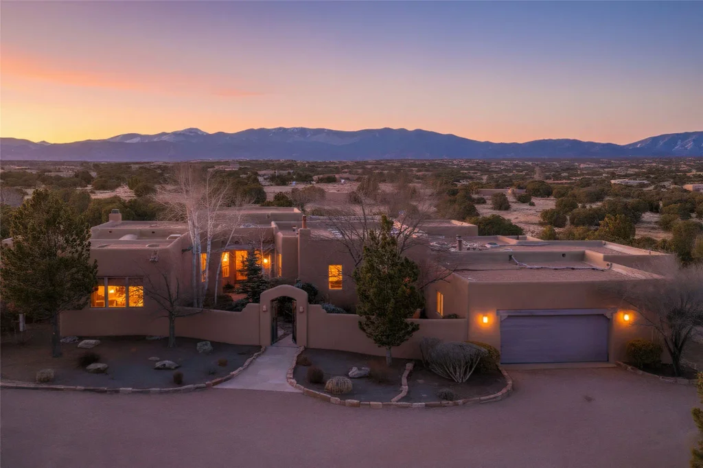 24 Picacho Peak, Santa Fe