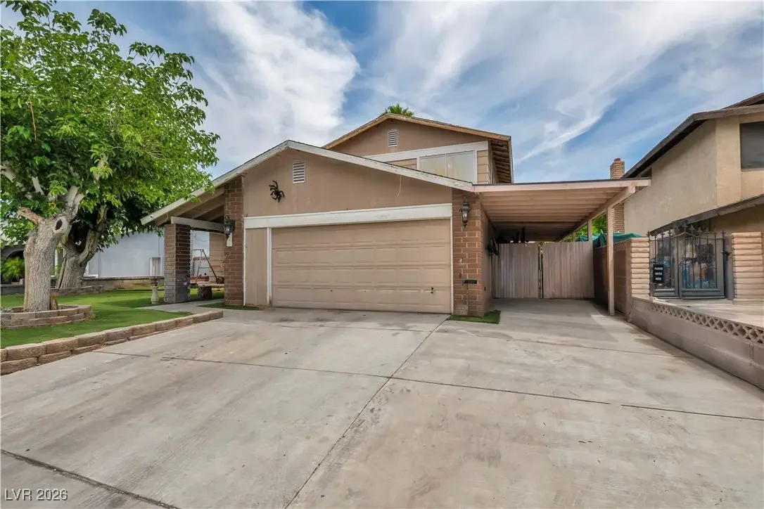 Photo of Listing #2753343