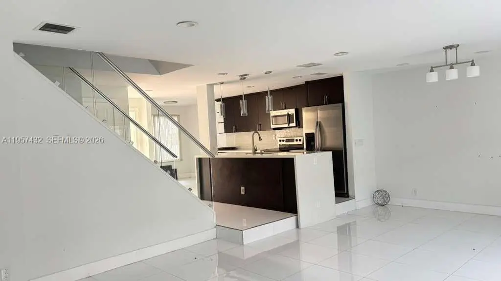 Photo of Listing #A11957432