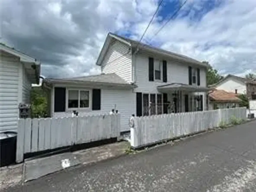 42 Walnut Avenue , Dunbar
