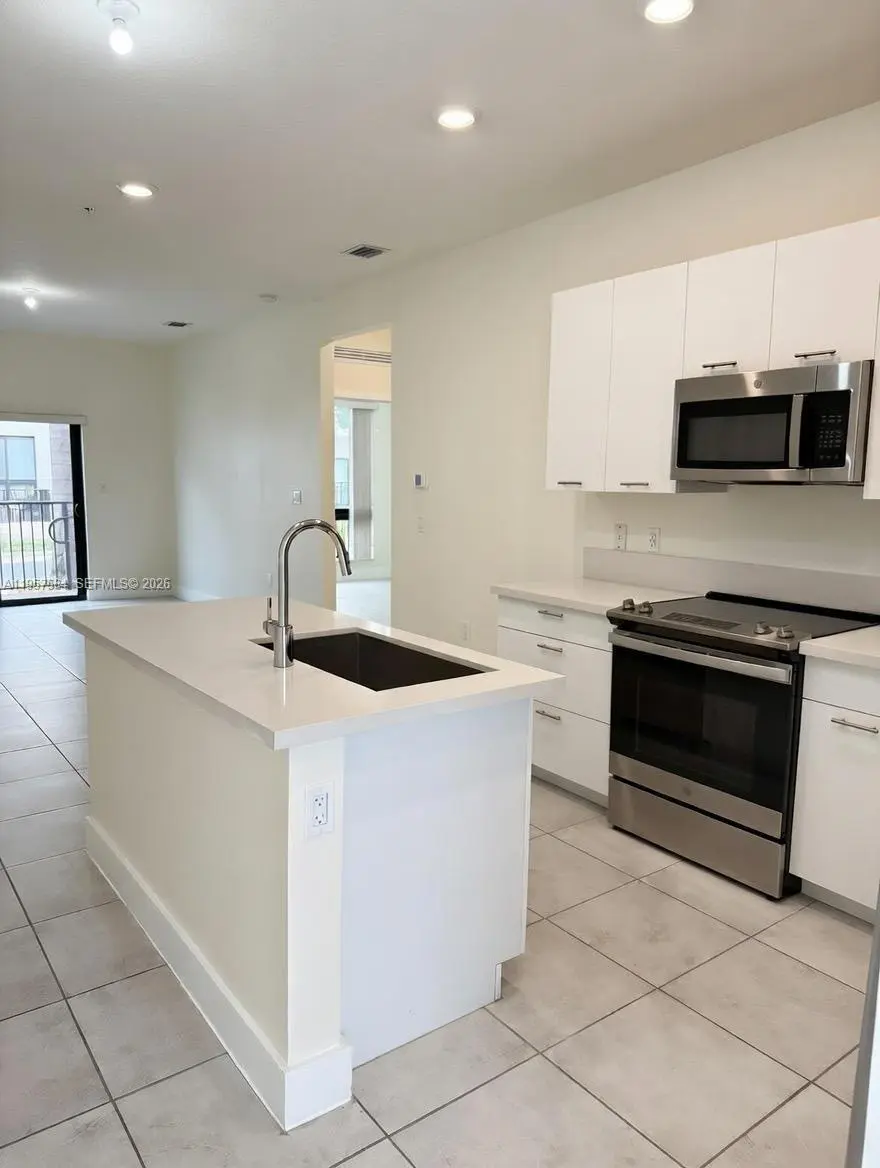 Photo of Listing #A11957584