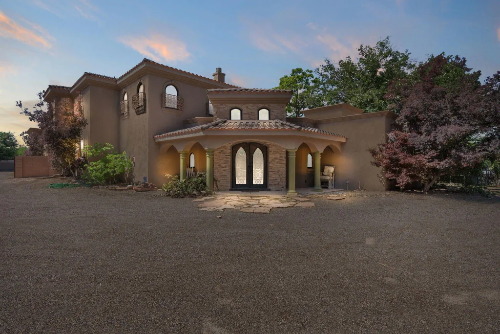 746 Chamisal Road Nw, Albuquerque