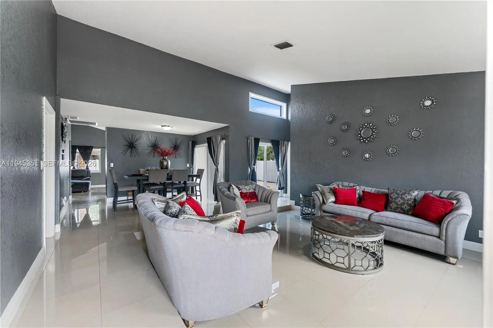 Photo of Listing #A11945351