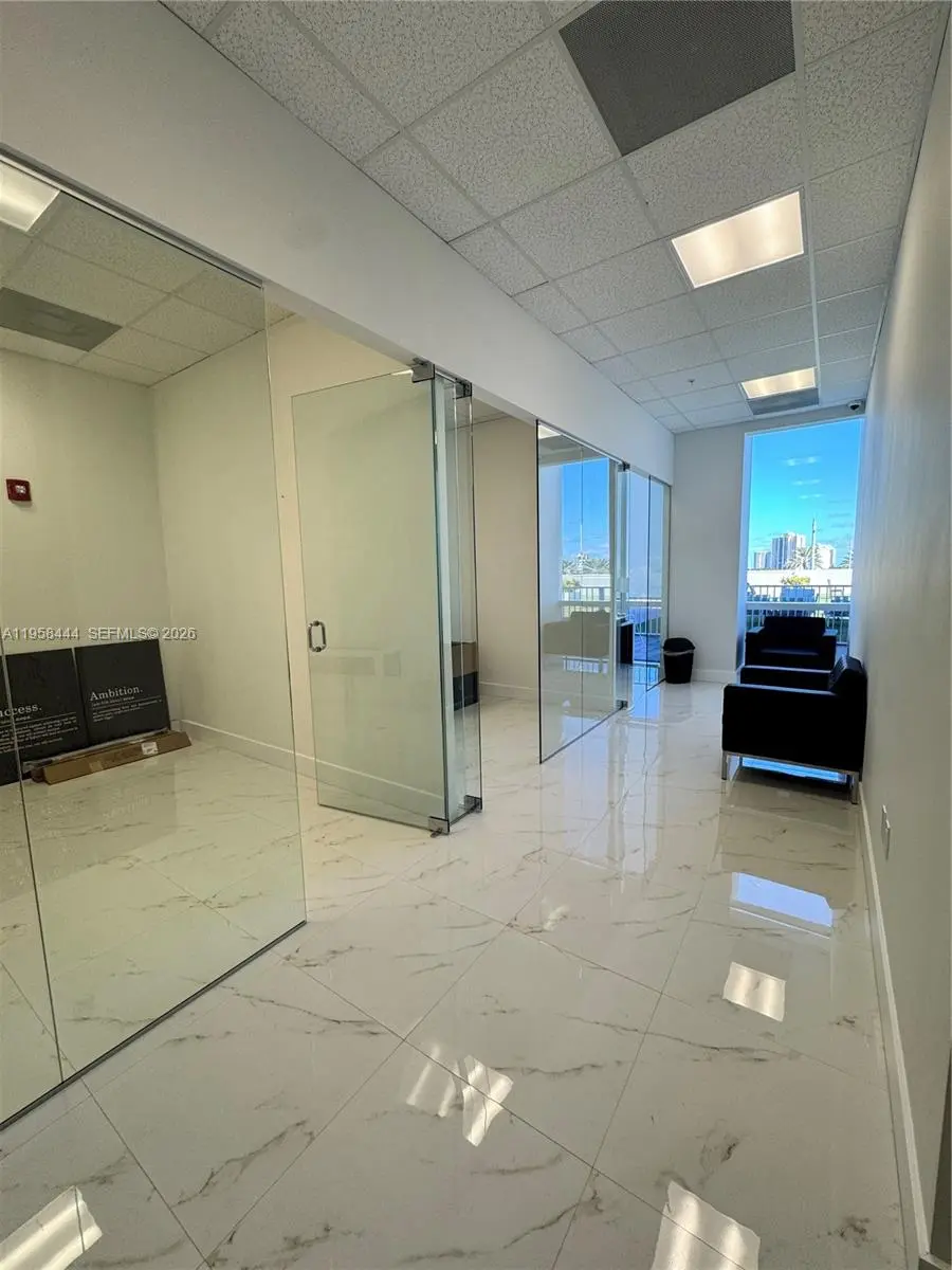 Photo of Listing #A11958444