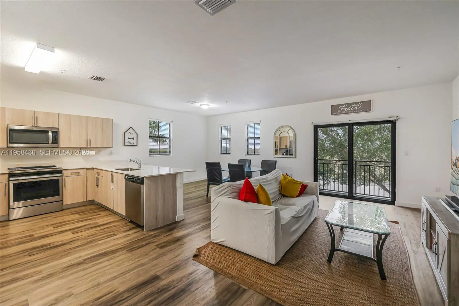 Photo of Listing #A11958430