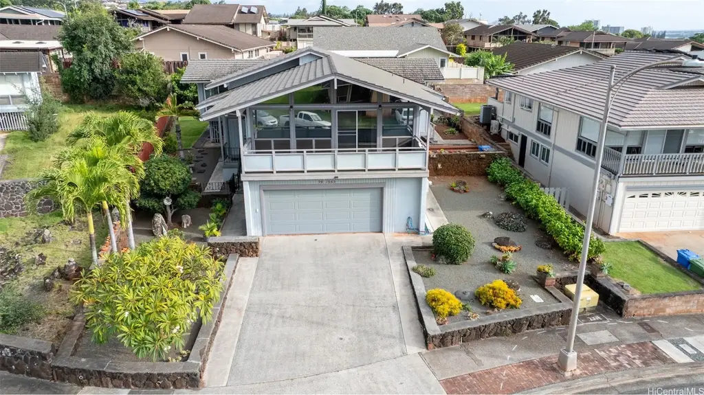 98-1665 Apala Loop, Aiea