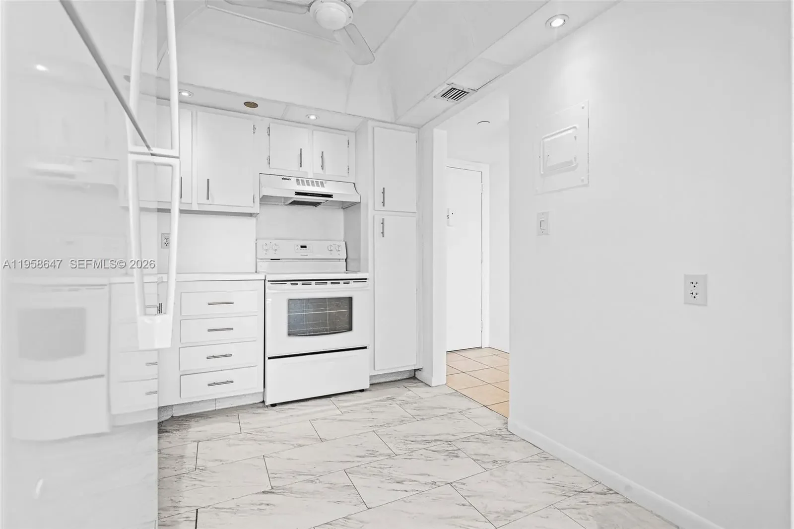 Photo of Listing #A11958647