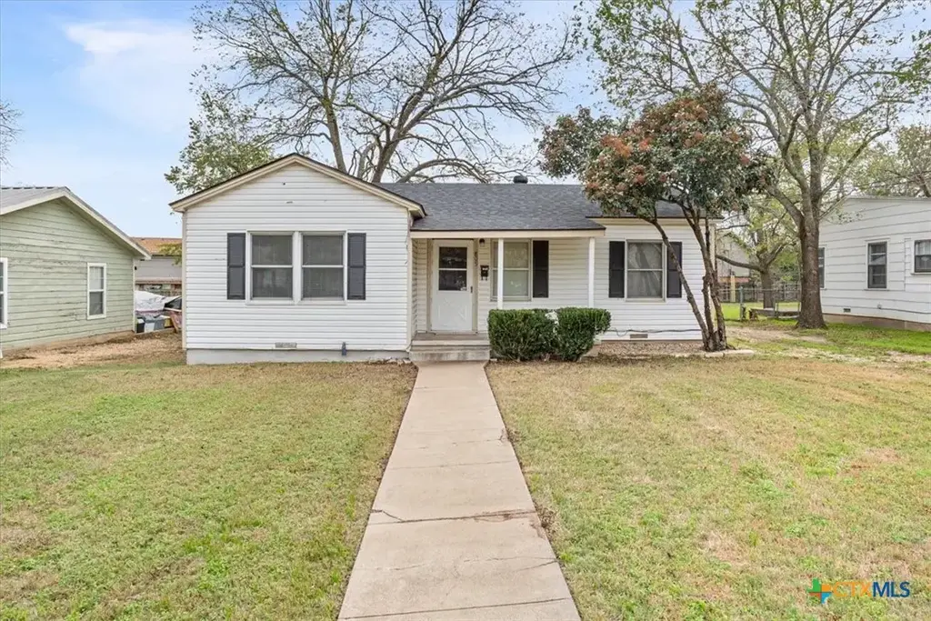 809 E 12th Avenue, Belton