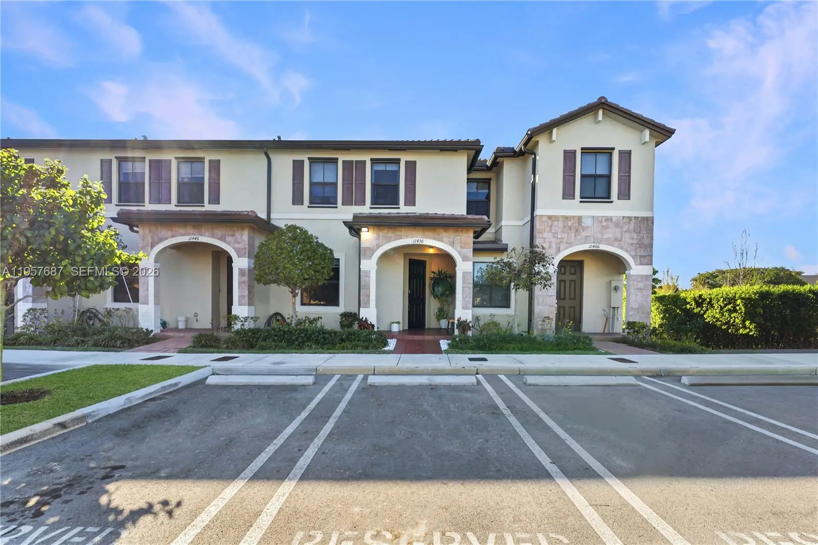 Photo of Listing #A11957687