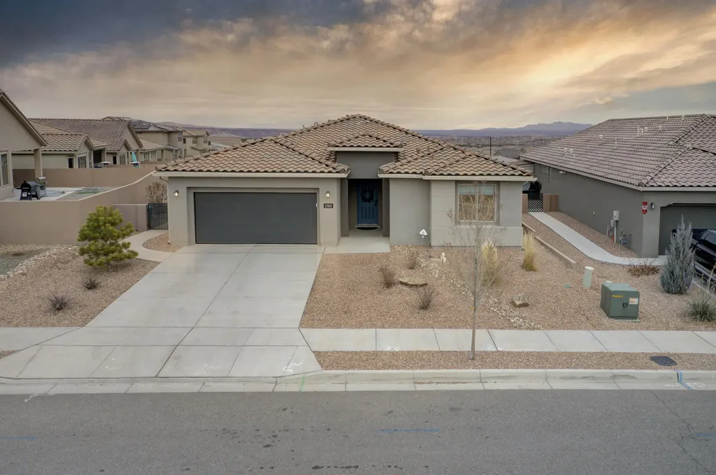 2768 Kings Canyon Loop Ne, Rio Rancho