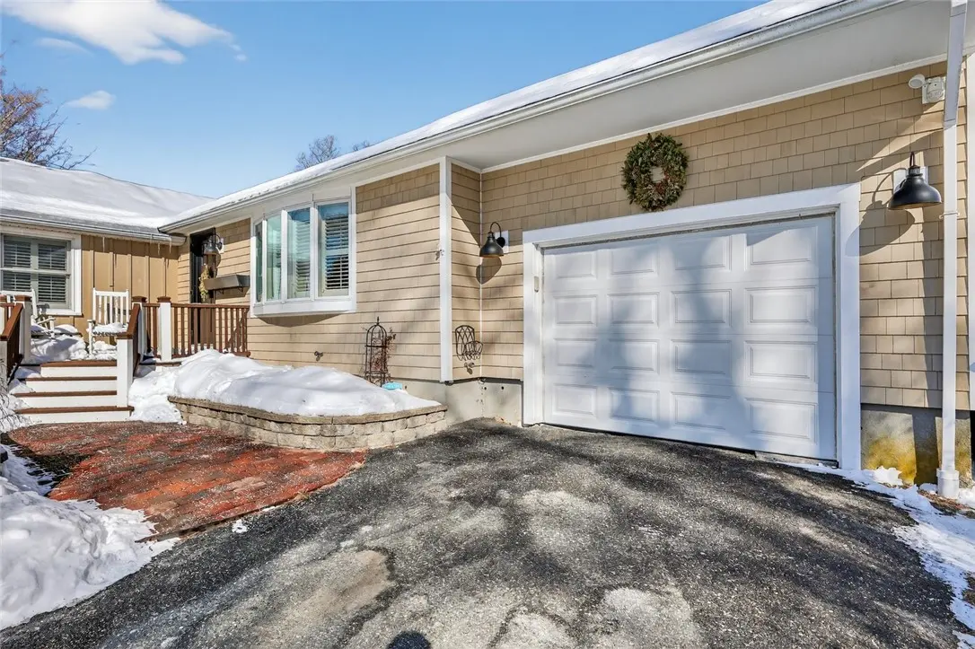 92 Locust St, Portsmouth