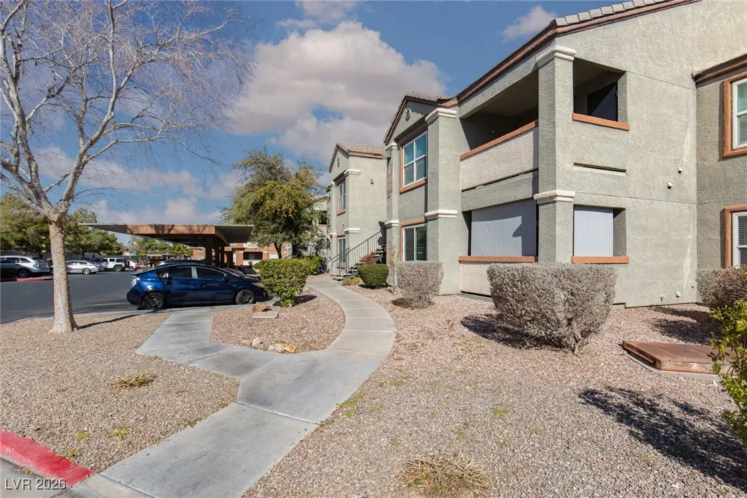 Photo of Listing #2753897