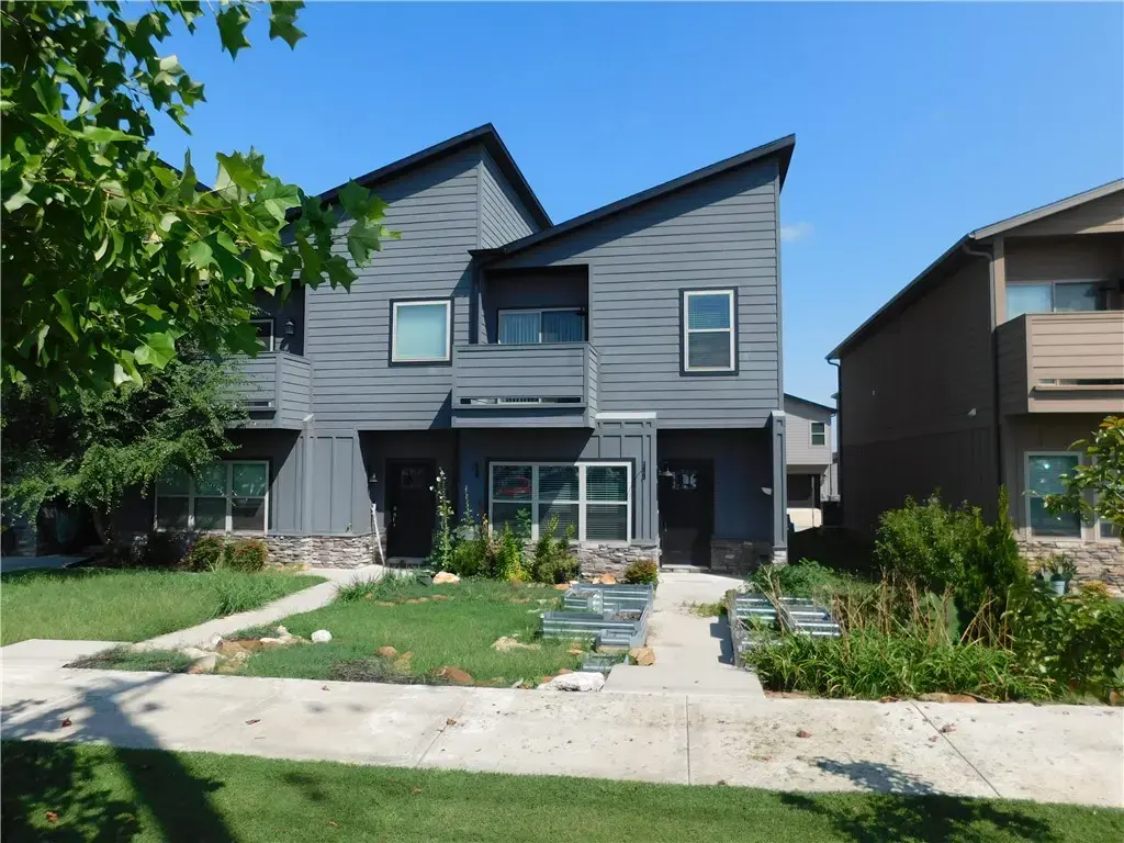 2240 W Moore Lane, Fayetteville