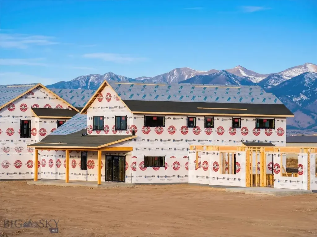 215 Sage Grouse Drive, Bozeman