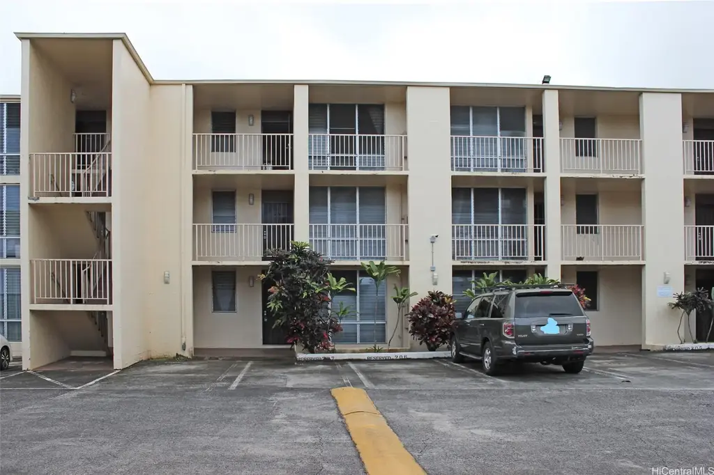 45-697 Kamehameha Highway # 206, Kaneohe
