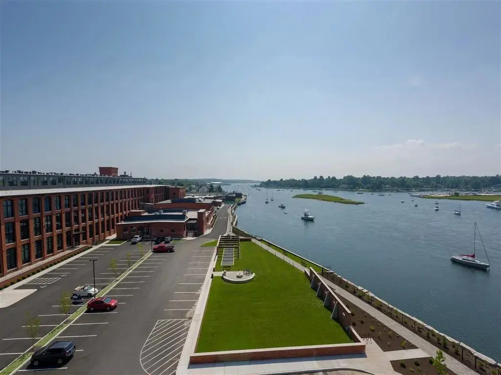 91 Main St # 30, Warren