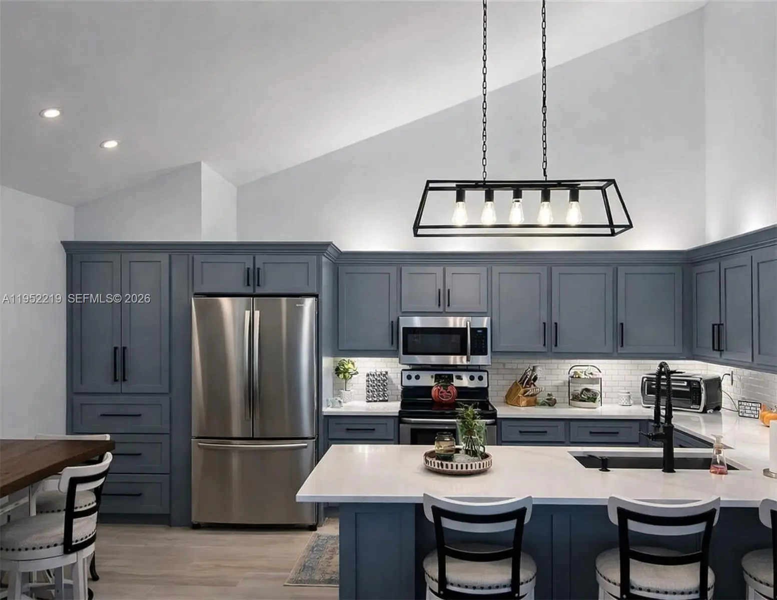 Photo of Listing #A11952219