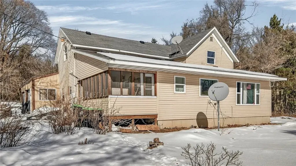 N3463 Stuve Road, Humbird