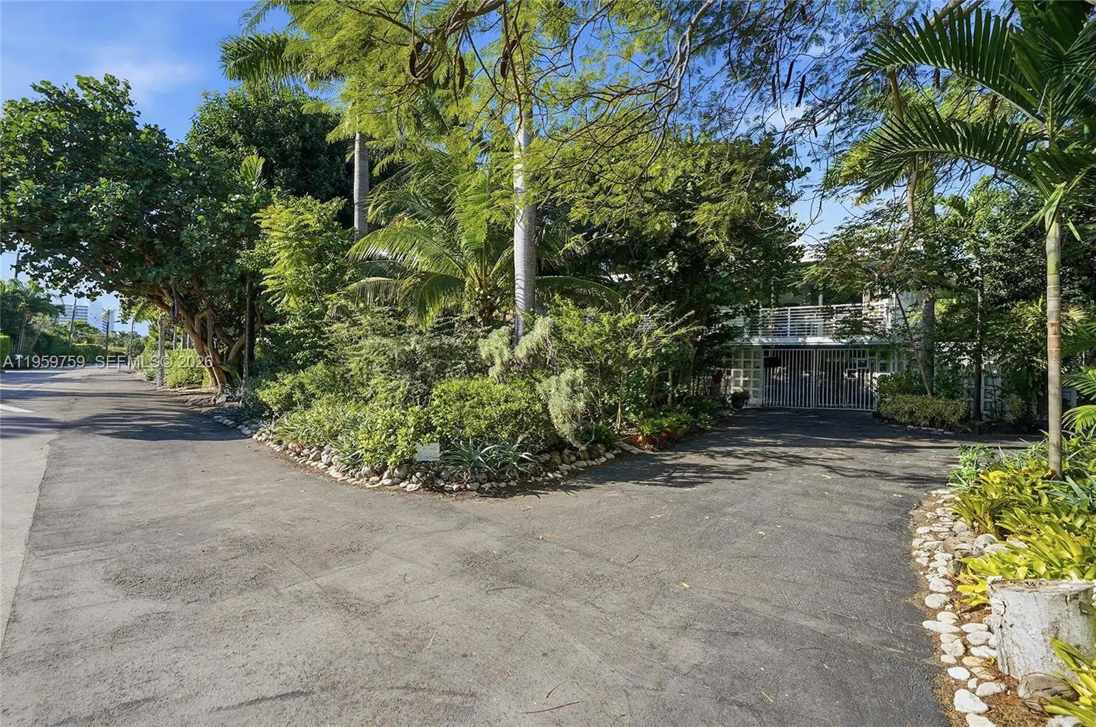 Photo of Listing #A11959759