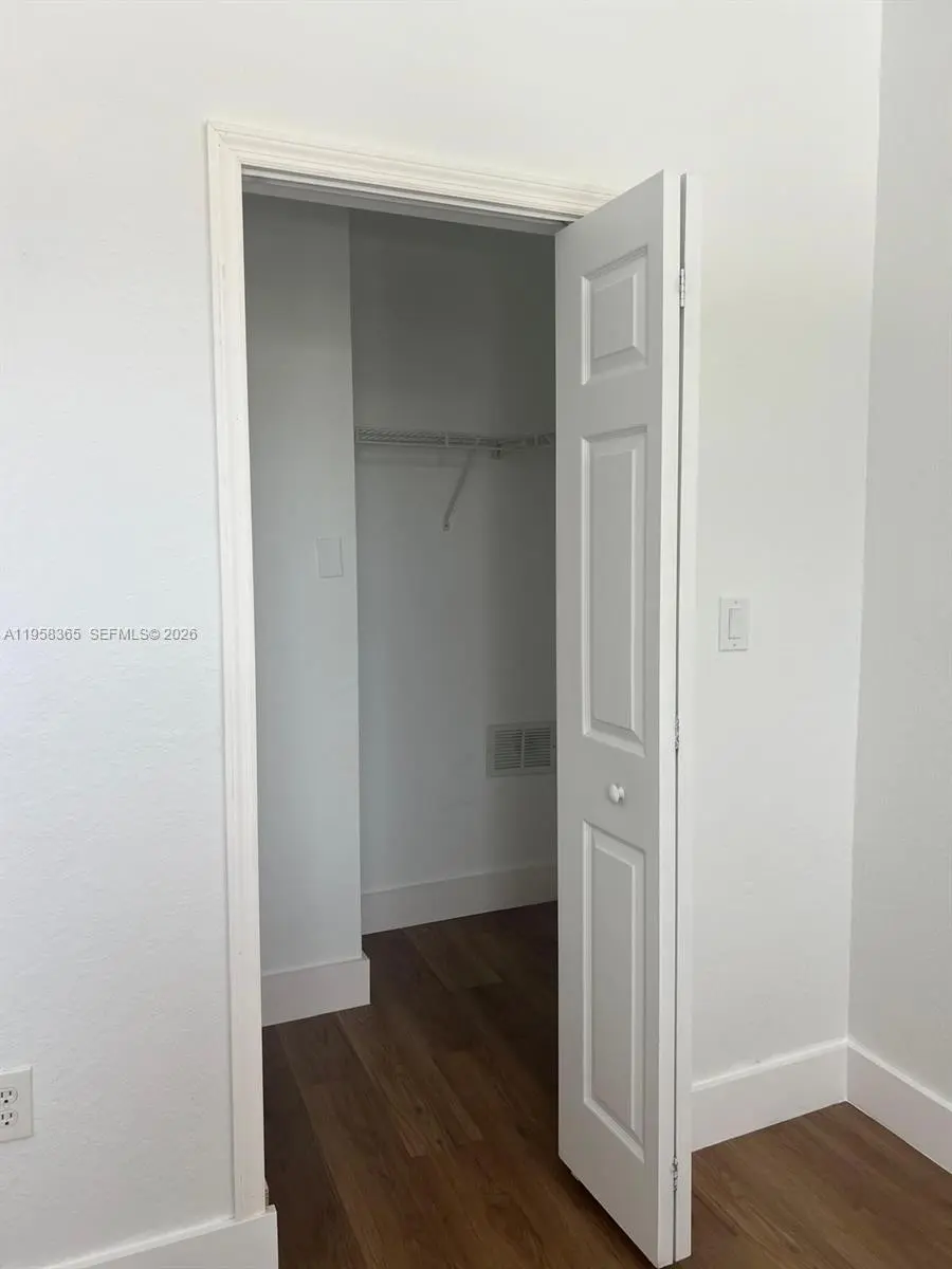 Photo of Listing #A11958365