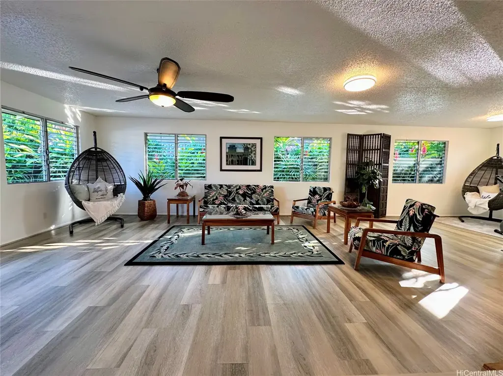95-588 Nawenewene Circle, Mililani
