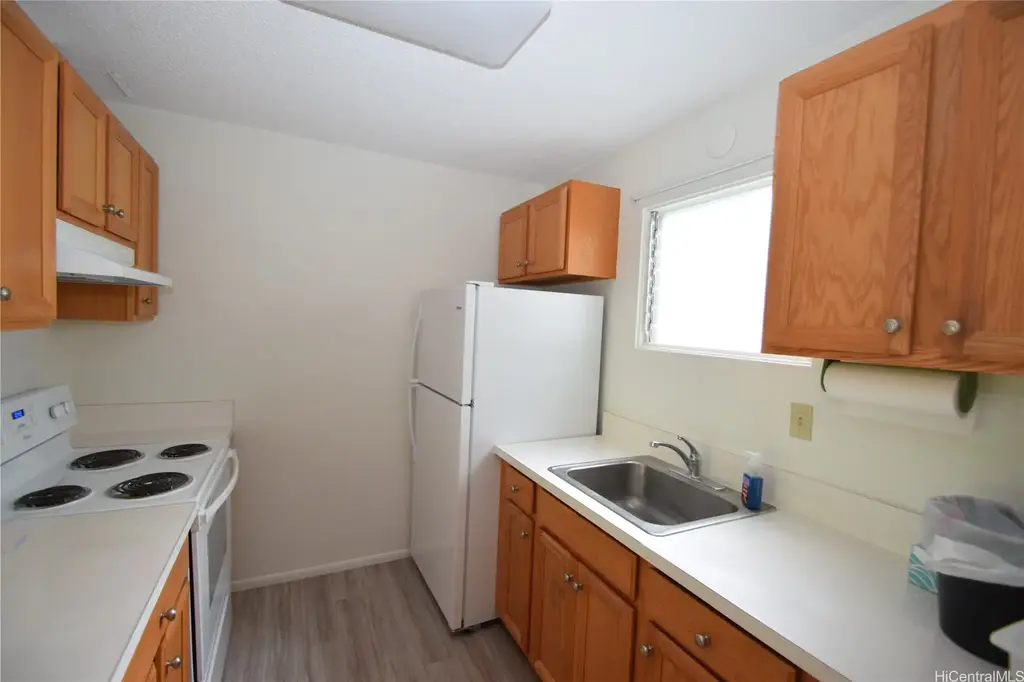 98-1467 Kaahumanu Street # D, Aiea