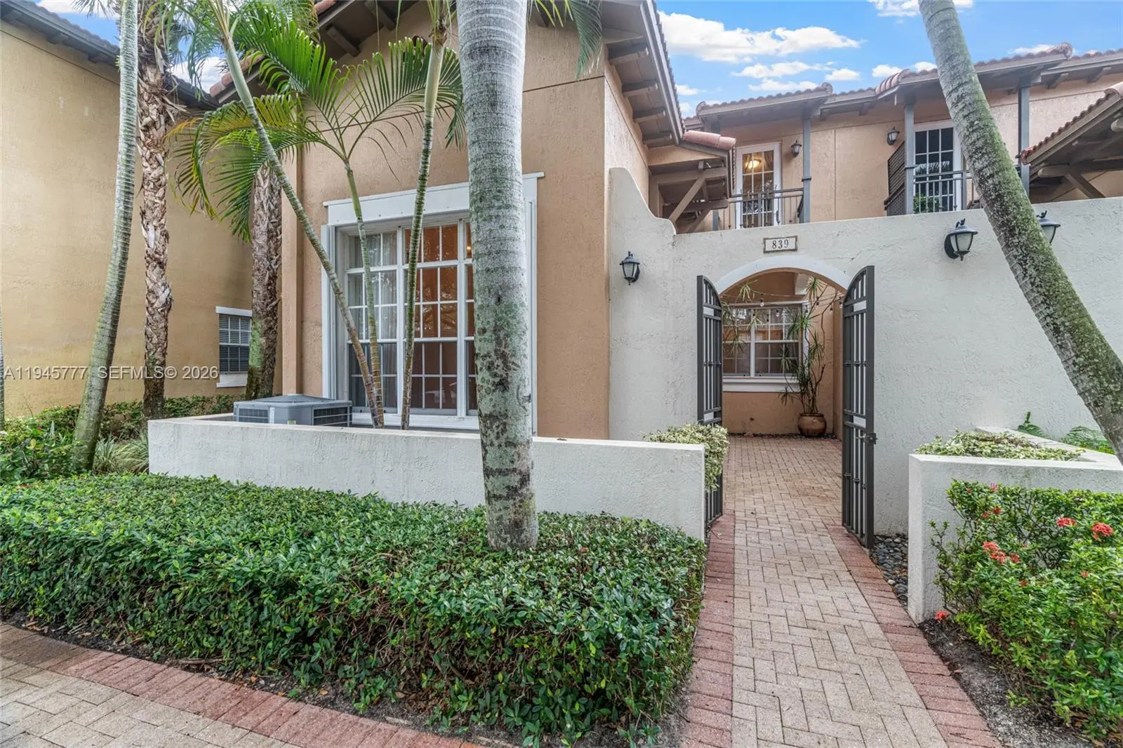 Photo of Listing #A11945777