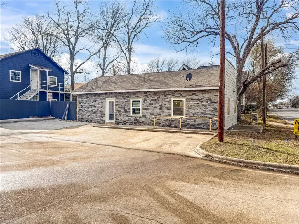 405 W Wm J Bryan Parkway, Bryan