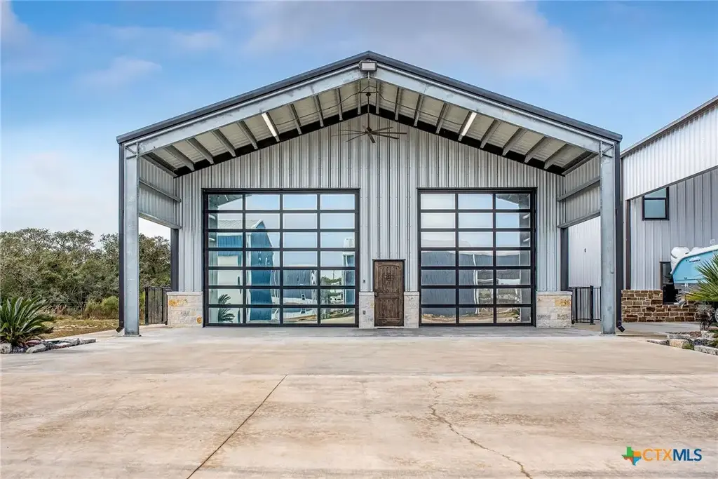 82 Circle Hook, Port O'Connor