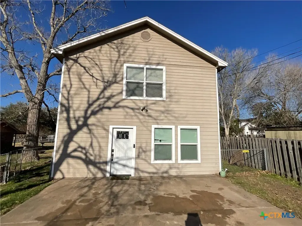 509 North Street, Yoakum