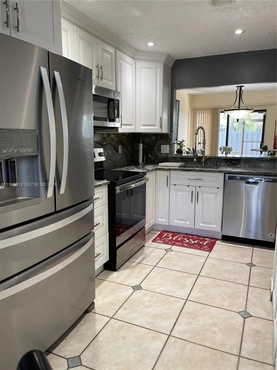 Photo of Listing #A11960012