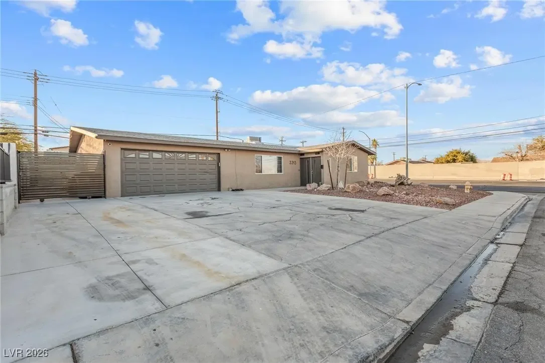 Photo of Listing #2753475