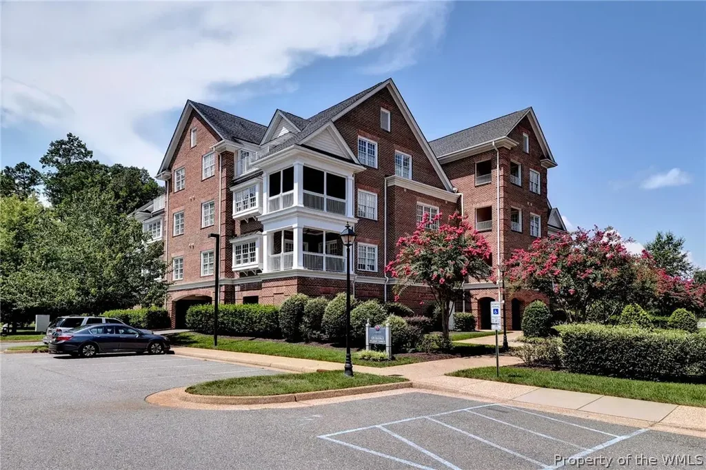 1204 Eaglescliffe, Williamsburg