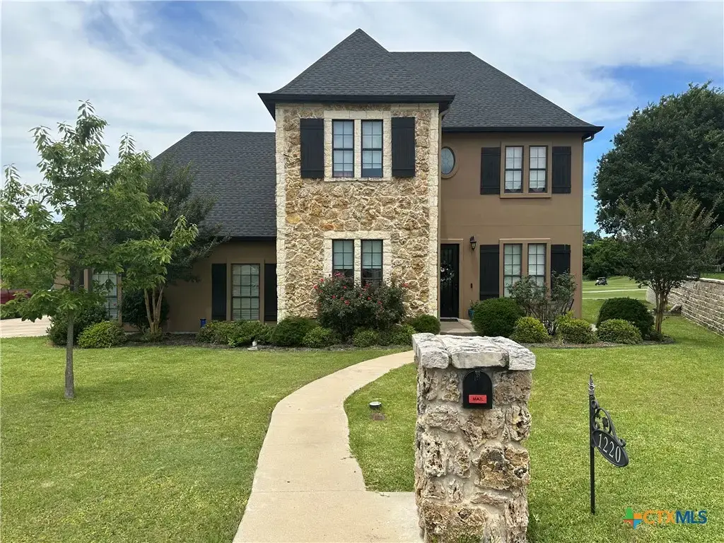1220 Larkspur Lane, Temple