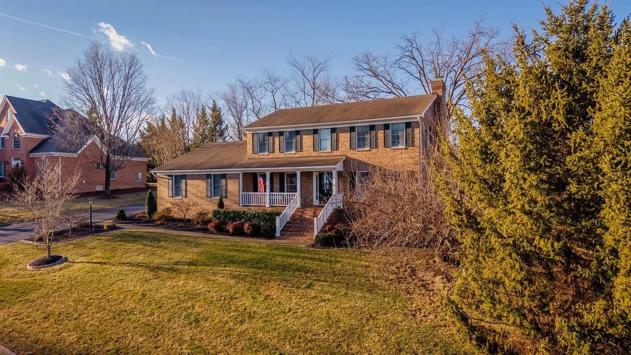 121 Fairway Dr, Harrisonburg